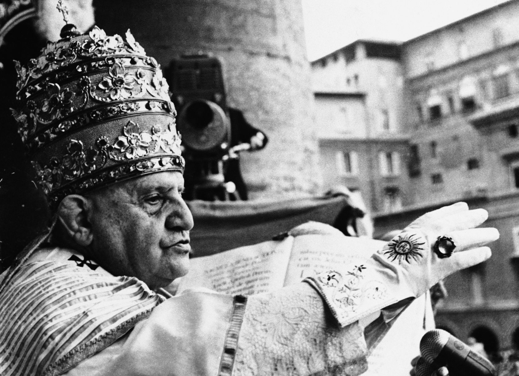 1958: Pope John XXIII Coronation